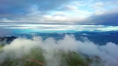 风力发电4k航拍穿入云山云海素材2视频的预览图